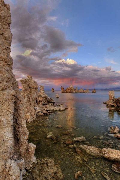 CA Sunset reflection on clouds over Mono lake